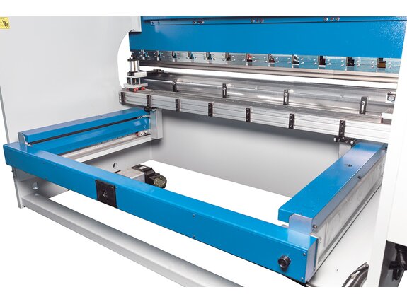 AHK V 30135 CNC - Press Brakes | KNUTH USA
